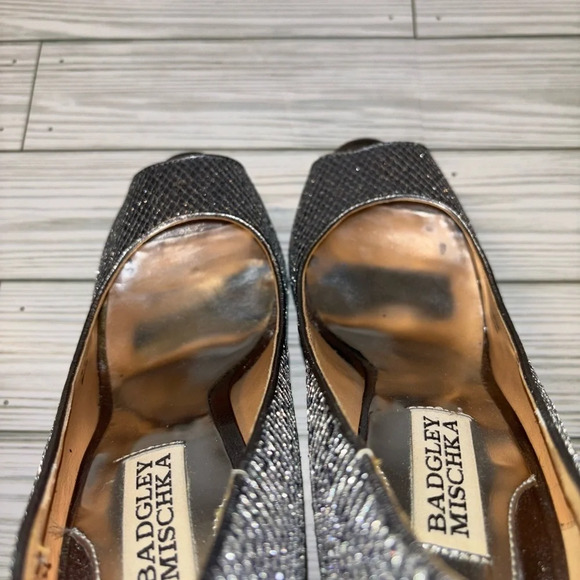 Badgley Mischka Silver Glittery Peep Toe Heels - Picture 8 of 9
